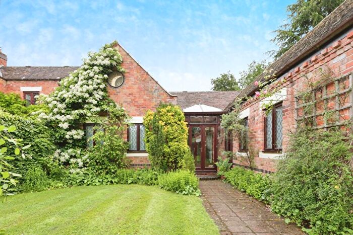 4 Bedroom Barn Conversion For Sale In Longbarn, Parkfields, Arden Drive, Dorridge, Solihull, B93