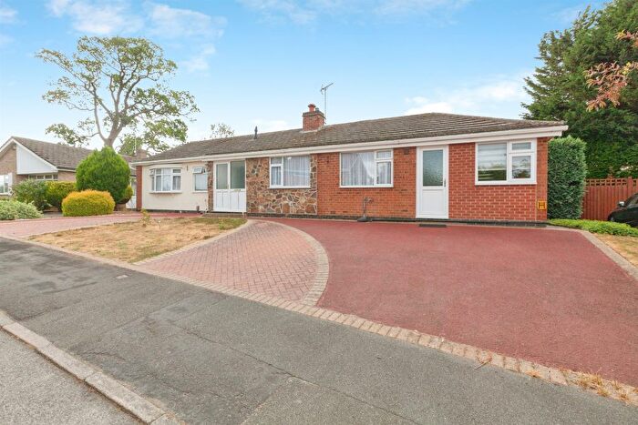 4 Bedroom Detached Bungalow For Sale In Walnut Close, Oadby, Leicester, LE2