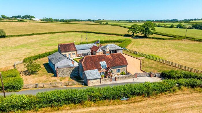 4 Bedroom Detached House For Sale In Havenstreet, Isle Of Wight, PO33