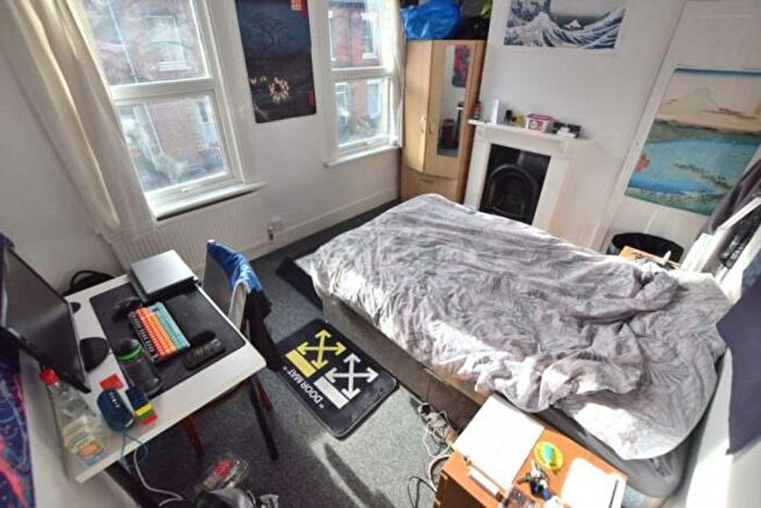 4 Bedroom Terraced House To Rent In Essex Street, Reading, RG2