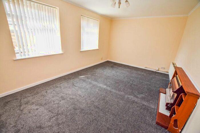 3 Bedroom Semi-Detached House To Rent In Downham Avenue, Tonge Park, Bolton, BL2