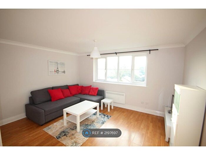 1 Bedroom Flat To Rent In Queens Road, Slough, SL1