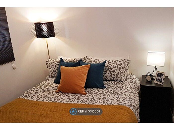 1 Bedroom Flat To Rent In Montrell Road, London, SW2