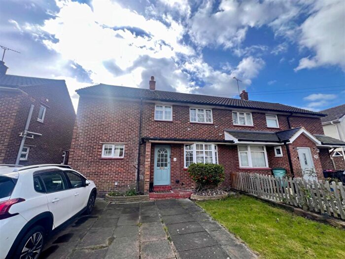 3 Bedroom Semi Detached House To Rent In Woodleigh Avenue, Leigh-On-Sea, SS9