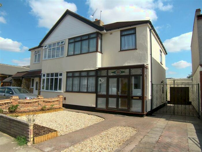 3 Bedroom Semi-Detached House To Rent In Glanville DriveHornchurchEssex, RM11