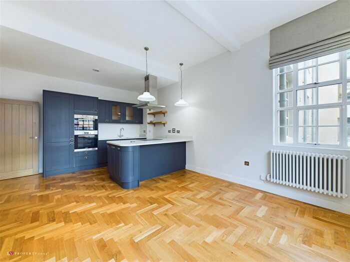 2 Bedroom Flat To Rent In Great Charles Street Queensway, Birmingham, B3