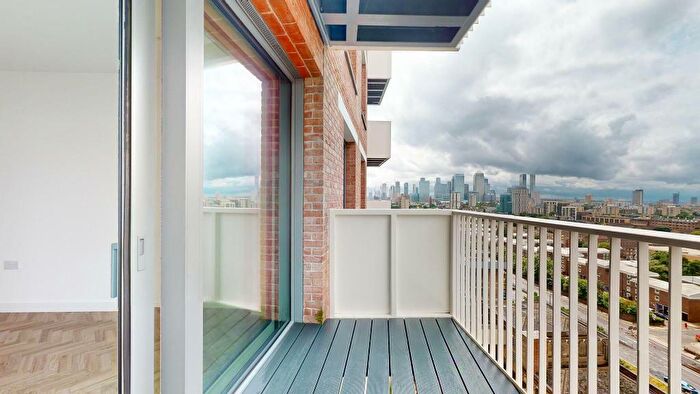 1 Bedroom Apartment To Rent In Makers Yard, London, E3