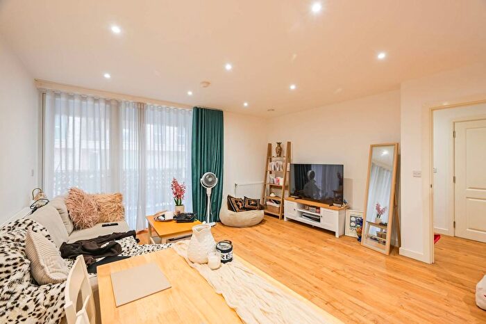 1 Bedroom Flat To Rent In Mahindra Way, Beckton, London, E6