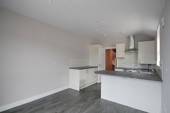 3 Bedroom Maisonette To Rent In Gileston Road, Pontcanna, Cardiff, CF11