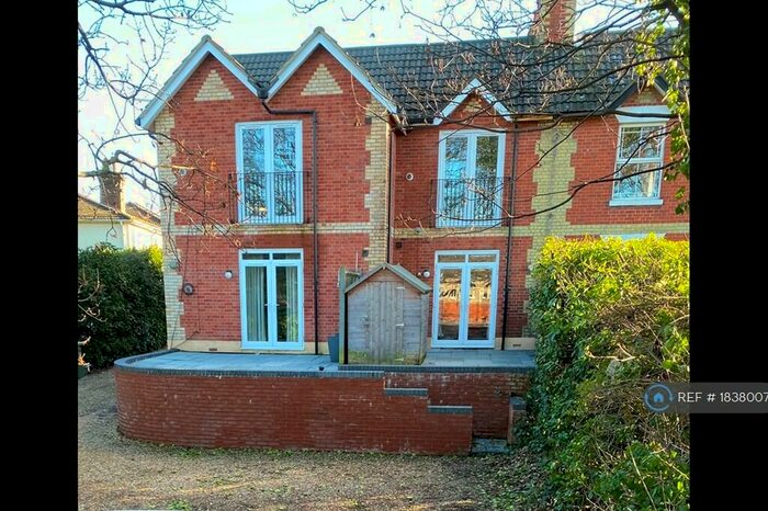 1 Bedroom Flat To Rent In Holland Road, Southampton, SO19