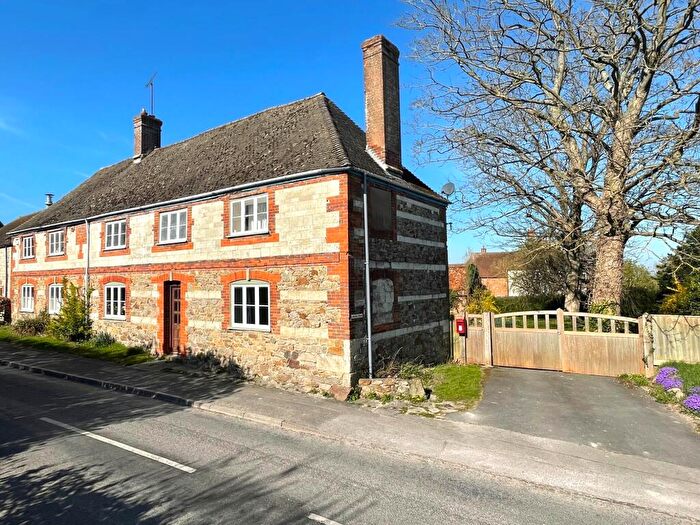 4 Bedroom Cottage For Sale In Ashbury, Swindon, SN6