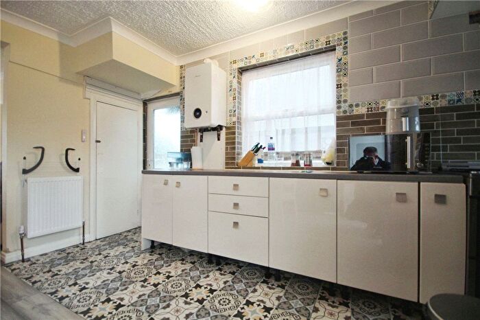 2 Bedroom End Of Terrace House To Rent In Marsh Lane, Addlestone, Surrey, KT15