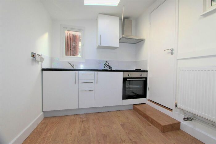 Studio To Rent In Cedar Park Road, Enfield EN2