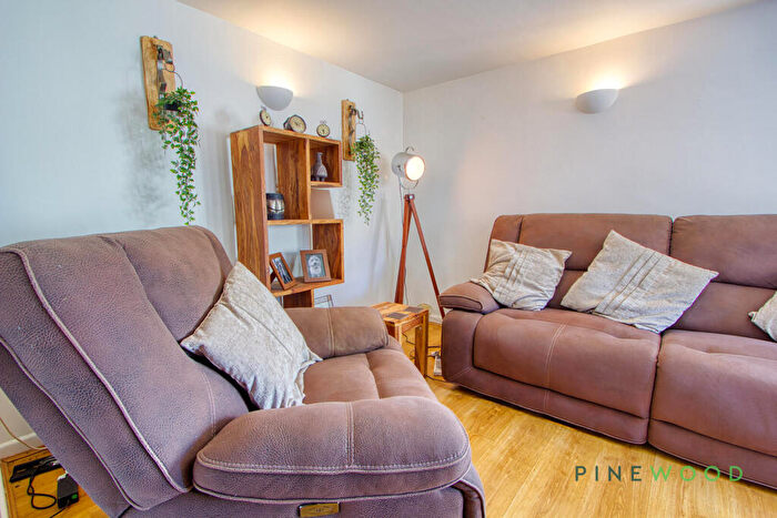 2 Bedroom Cottage For Sale In Netherthorpe, Staveley, Chesterfield, Derbyshire, S43
