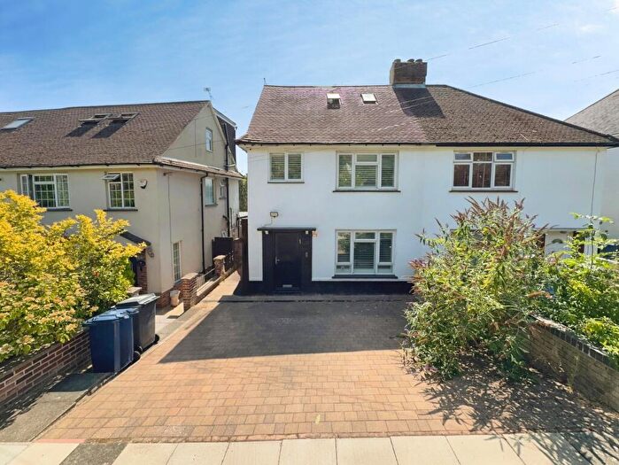 4 Bedroom Semi-Detached House For Sale In Wise Lane, London, NW7
