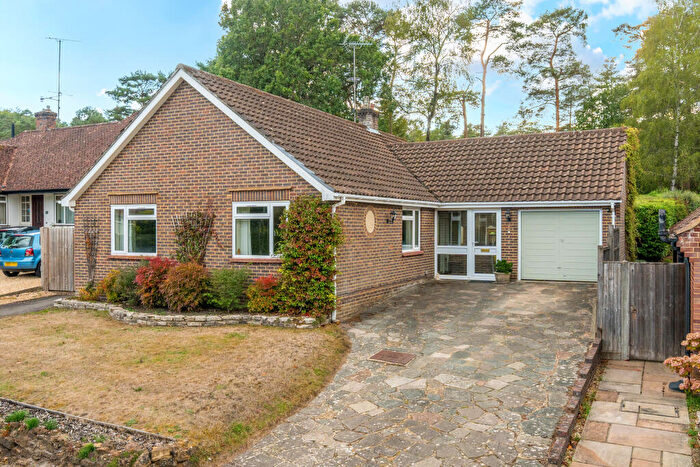 3 Bedroom Detached Bungalow For Sale In Vale Close, Farnham, GU10