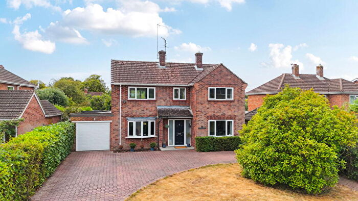 3 Bedroom Detached House For Sale In Northfield Road, Sherfield-on-Loddon, RG27