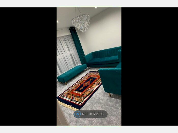 3 Bedroom Semi-Detached House To Rent In Coleridge Crescent, Colnbrook, Slough, SL3