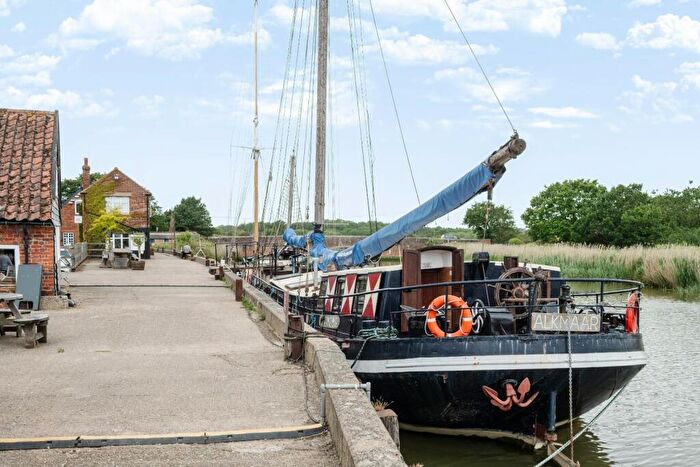 5 Bedroom House Boat For Sale In Dutch Barges, Woodbridge & Snape, IP6