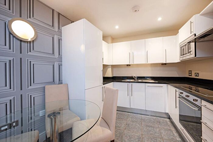 2 Bedroom Flat To Rent In Hatton Wall, Farringdon, London, EC1N