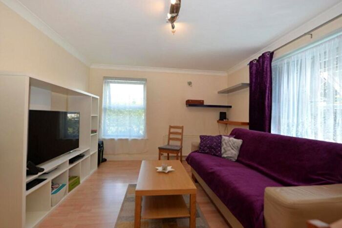 2 Bedroom Property To Rent In Flansham House, Clemence Street, Limehouse, E14