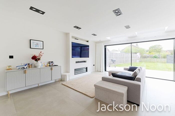 4 Bedroom Detached House For Sale In Chessington Road, Ewell, KT19