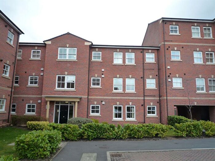 2 Bedroom Apartment To Rent In Hatters Court, Stockport, SK1