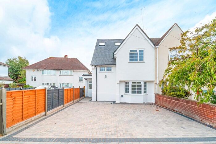 5 Bedroom Semi-Detached House For Sale In St Georges Crescent, Cippenham, SL1