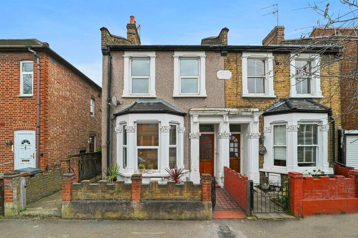 1 Bedroom Flat To Rent In Thorpe Road, Walthamstow, London, E17