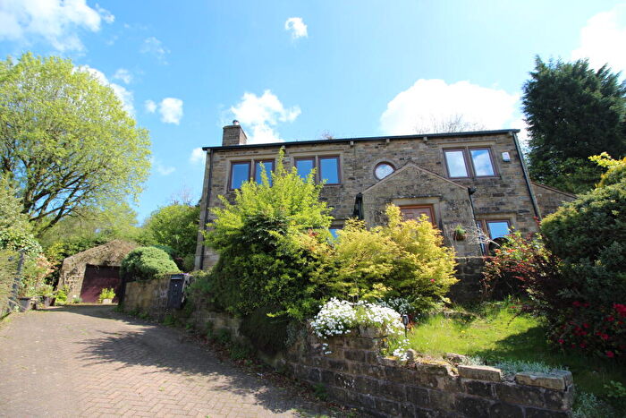 4 Bedroom Detached House For Sale In Harden Hills, Shaw, OL2