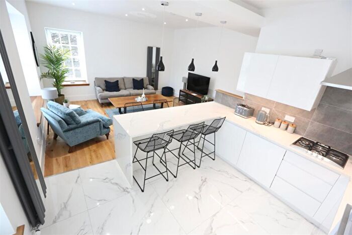 2 Bedroom Apartment To Rent In D Bridge Street, Dollar, FK14