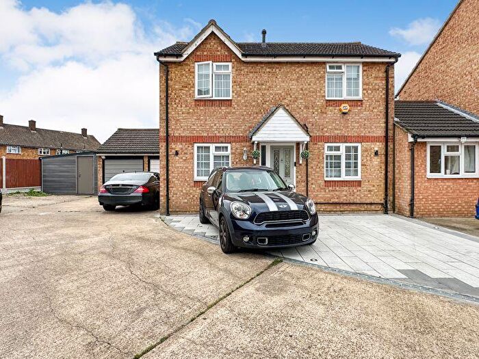 3 Bedroom Semi-Detached House To Rent In Danbury Crescent, South Ockendon, RM15