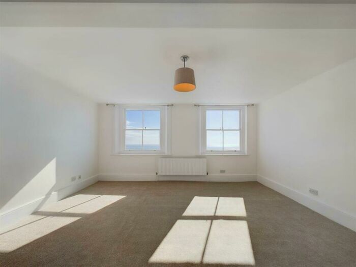 2 Bedroom Flat To Rent In Eastern Terrace, Brighton, BN2