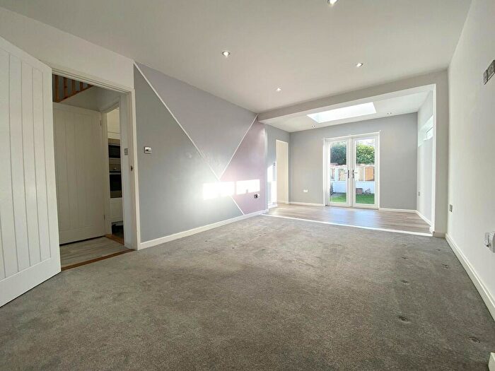 3 Bedroom End Of Terrace House For Sale In Lealand Road, Drayton, Hampshire, PO6