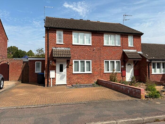 3 Bedroom Semi-Detached House For Sale In Balliol Road Stefen Hill Daventry, NN11