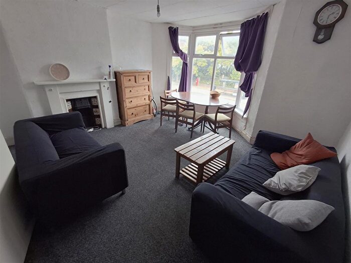 2 Bedroom Flat To Rent In North Road, Maindy, CF14