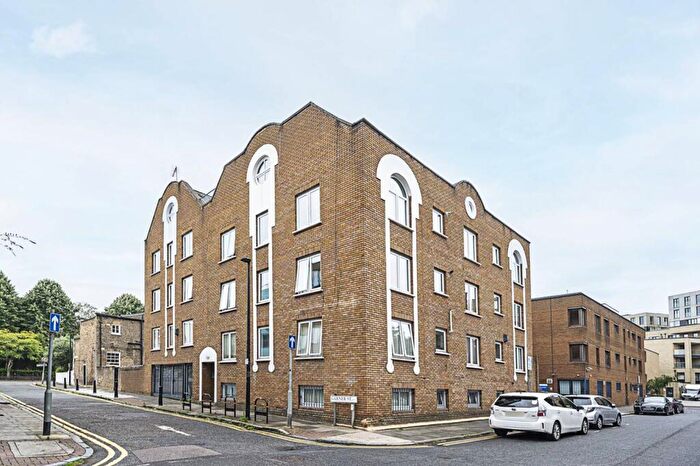 3 Bedroom Flat For Sale In The Terraces, Garner Street, Bethnal Green, London, E2