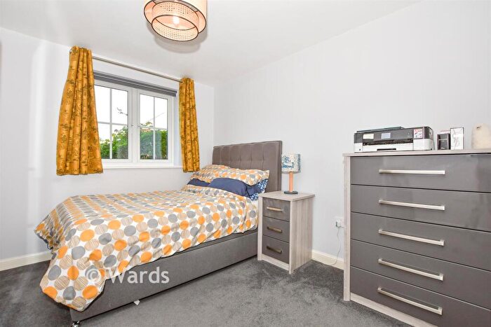 1 Bedroom Ground Maisonette For Sale In Passmore Way, Tovil, Maidstone, Kent, ME15