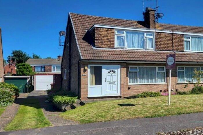 3 Bedroom Semi-Detached House To Rent In Truro Close, Gillingham, ME8