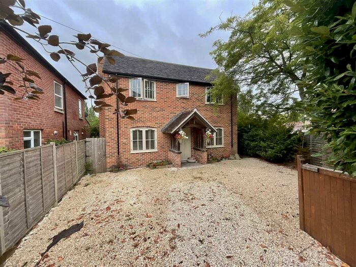 4 Bedroom Detached House To Rent In Twynhams Hill, Shirrell Heath Hampshire, SO32