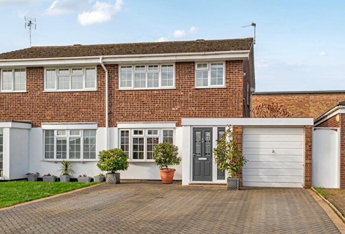 3 Bedroom Semi Detached House For Sale In Regency Drive, Bristol, Somerset, BS4