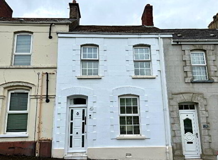 4 Bedroom Mid Terraced House For Sale In Elmwood Terrace, Derry, BT48