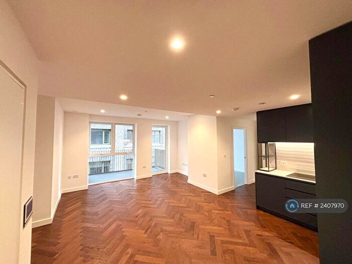 2 Bedroom Flat To Rent In Ribbon Lane, London, NW2