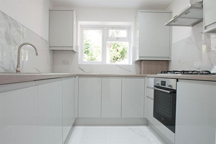 3 Bedroom Terraced House To Rent In Station Road, Langley, Slough, SL3