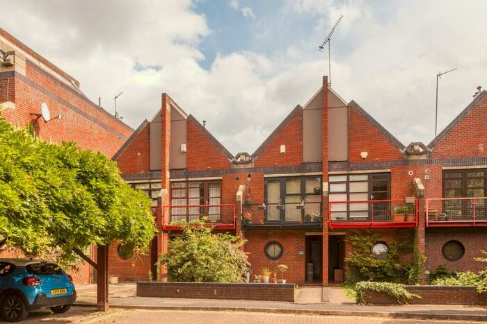 2 Bedroom Flat To Rent In Elephant Lane, Rotherhithe, London, SE16