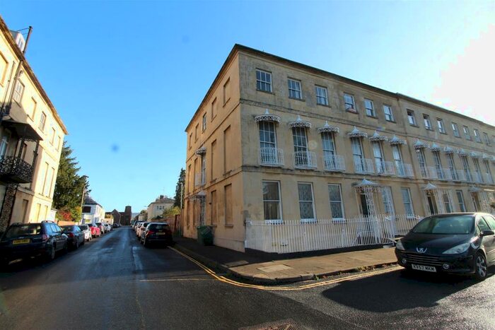 1 Bedroom Flat To Rent In Flat, London Road, Cheltenham, GL52