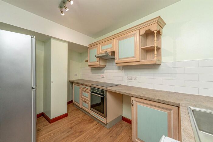 2 Bedroom Flat For Sale In / Johns Place, Edinburgh, EH6