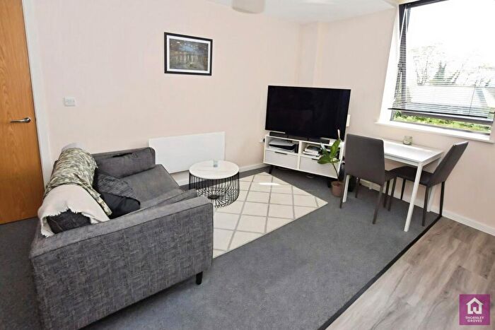 1 Bedroom Flat To Rent In Sandringham House, Windsor Street, Salford, Manchester, M5