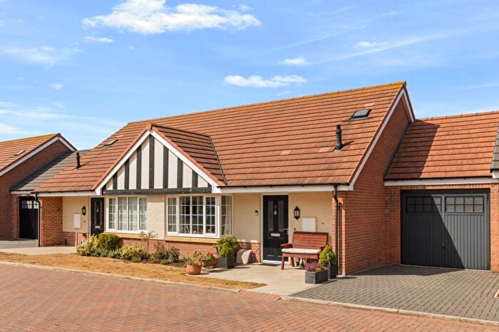 1 Bedroom Bungalow For Sale In Sycamore Way, Humberston, Grimsby, DN36