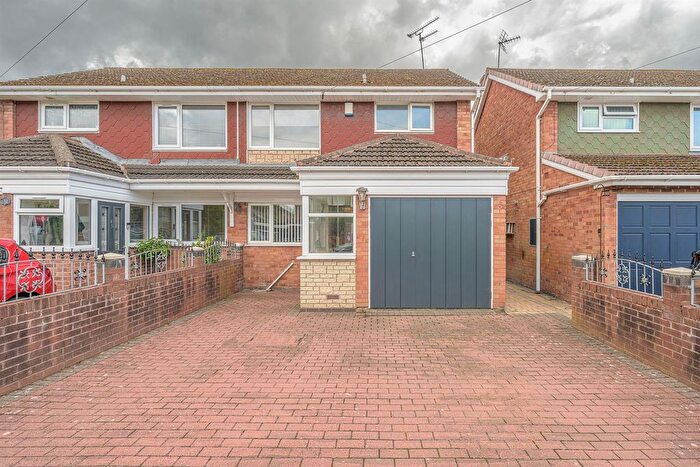 3 Bedroom Property For Sale In Beech Tree Close, Kingswinford, DY6